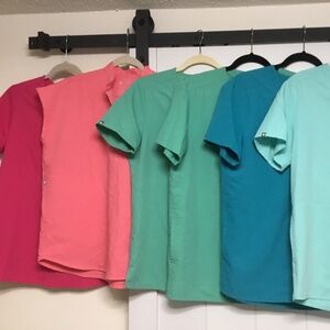 figs CUTE scrub tops (x 10) bundle